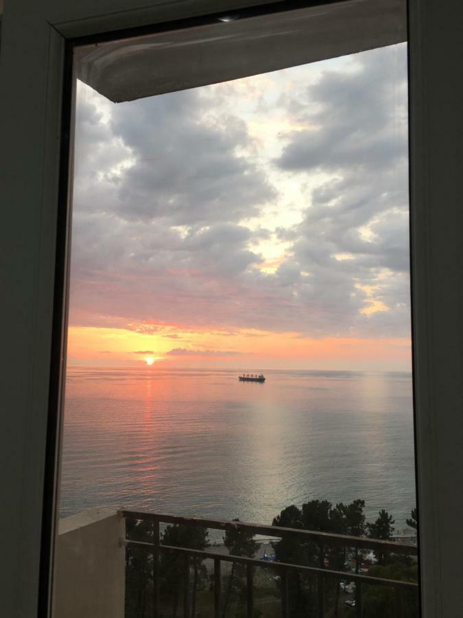 Yellow Room With Sea View Махинари Екстериор снимка