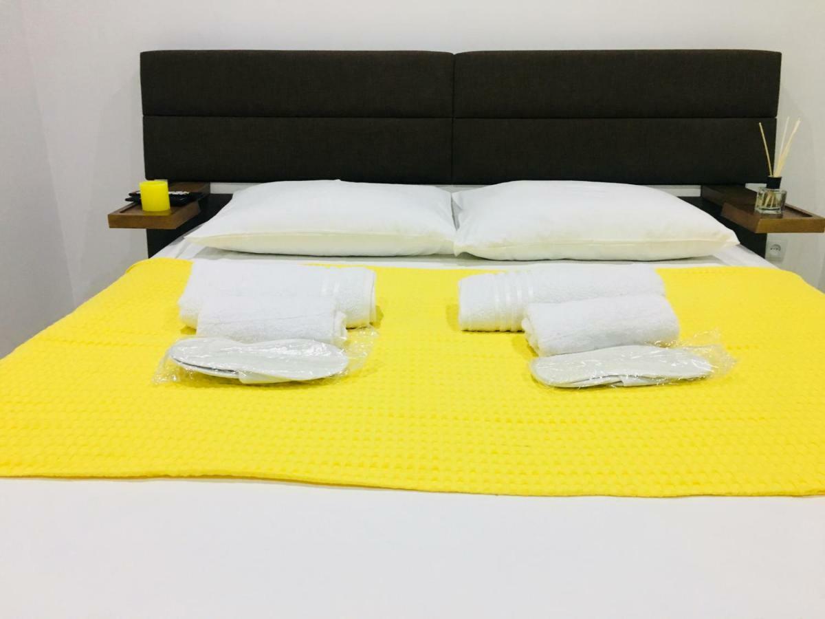 Yellow Room With Sea View Махинари Екстериор снимка