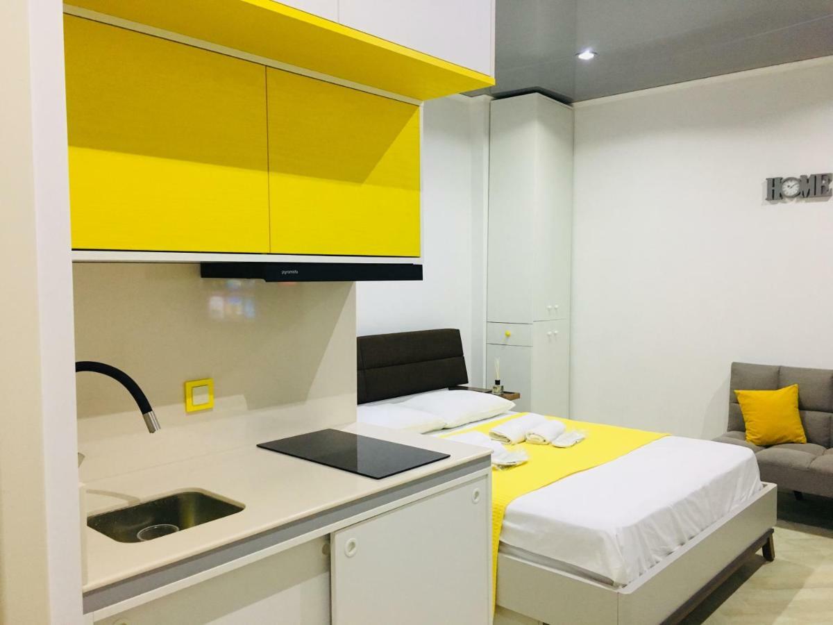 Yellow Room With Sea View Махинари Екстериор снимка