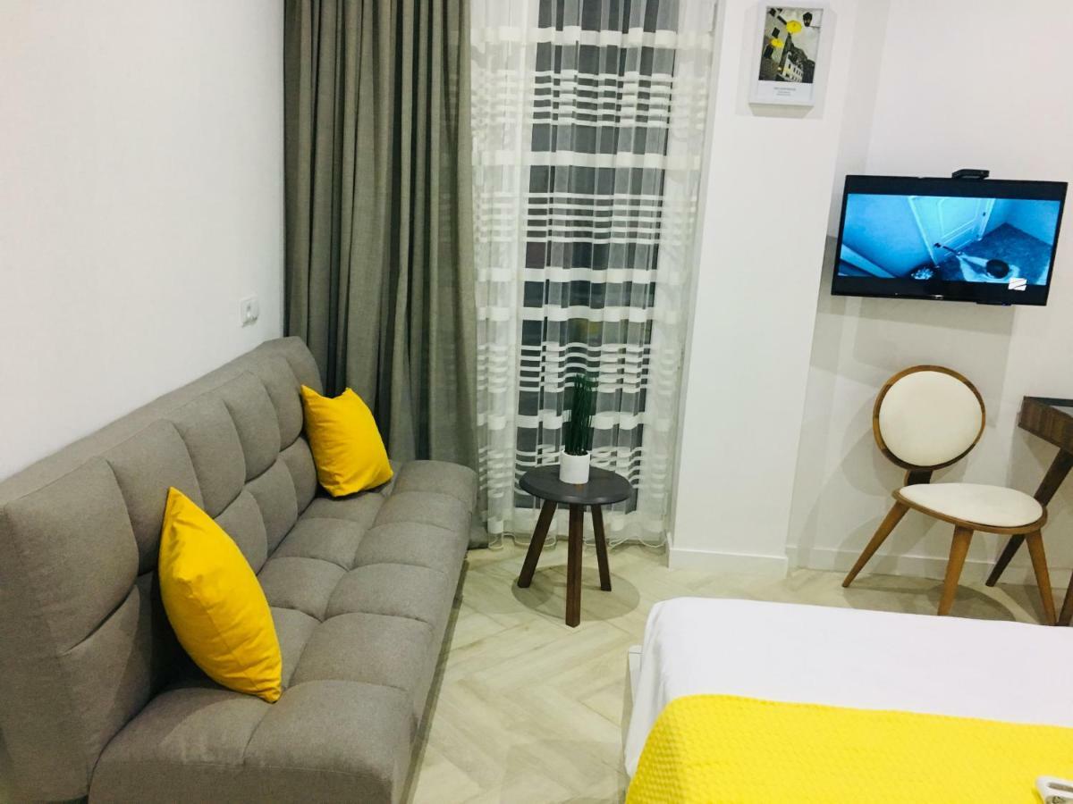 Yellow Room With Sea View Махинари Екстериор снимка