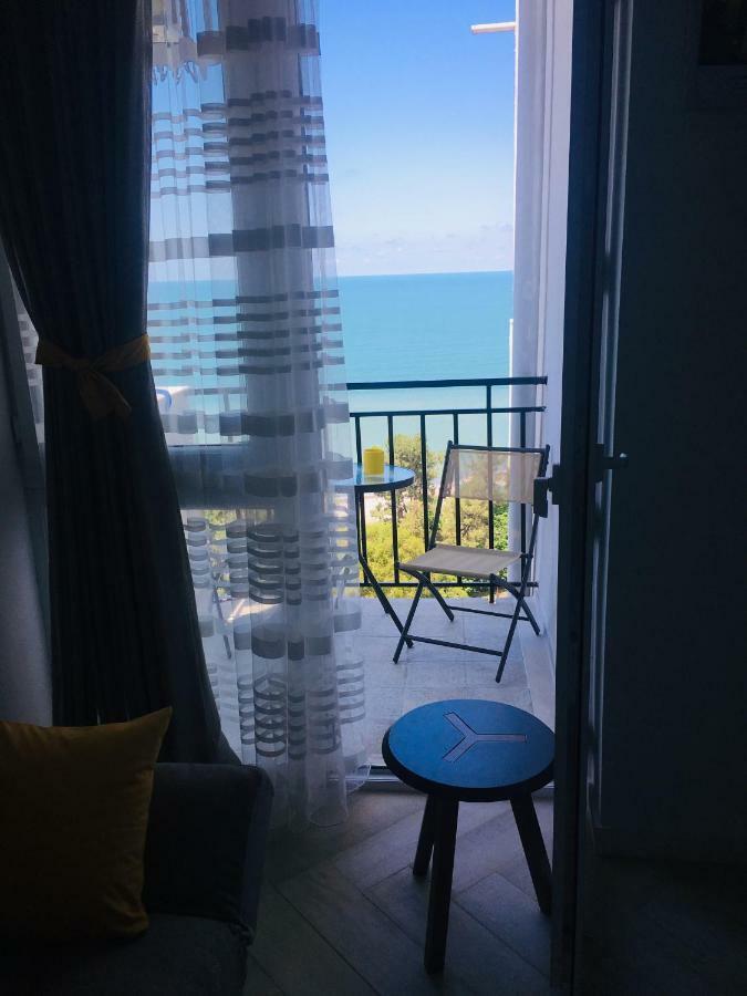 Yellow Room With Sea View Махинари Екстериор снимка