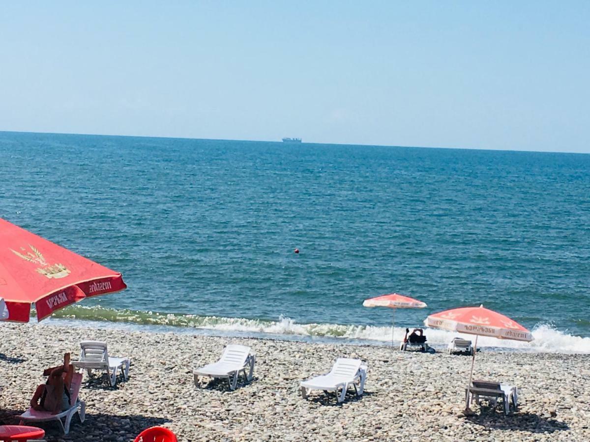 Yellow Room With Sea View Махинари Екстериор снимка